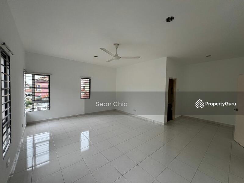 For Sale - Newly Refurbished 2sty Semi D 32x75 Freehold Aman Perdana Klang